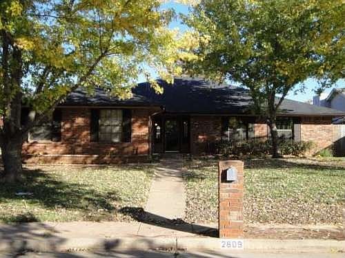1st image of 2809 Fairfield Dr