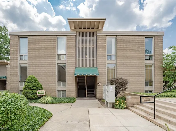 6680 Chaffee Ct #O3, Brecksville, OH 44141