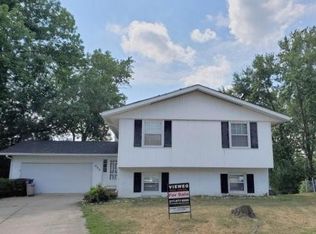 999 Montgomery Ct, Decatur, IL 62526