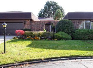 317 Buckthorn Cir, Northbrook, IL 60062