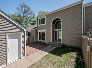 1174 Saint Clair Ave, Saint Paul, MN 55105