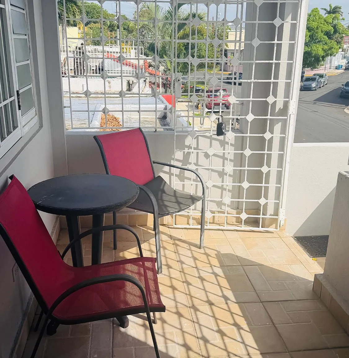 3 bed, 2.0 bath, 1400 sqft, $1,800 — Photo 4