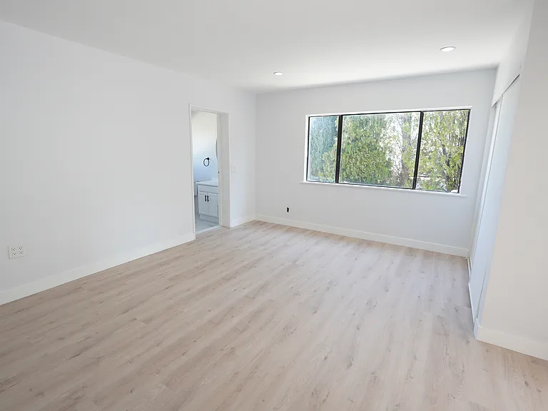 4545 W Columbia Way — Photo 31