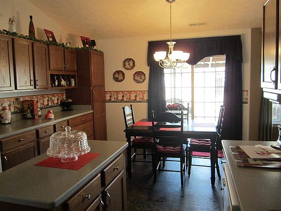 3rd image of 6080 Danville Ct