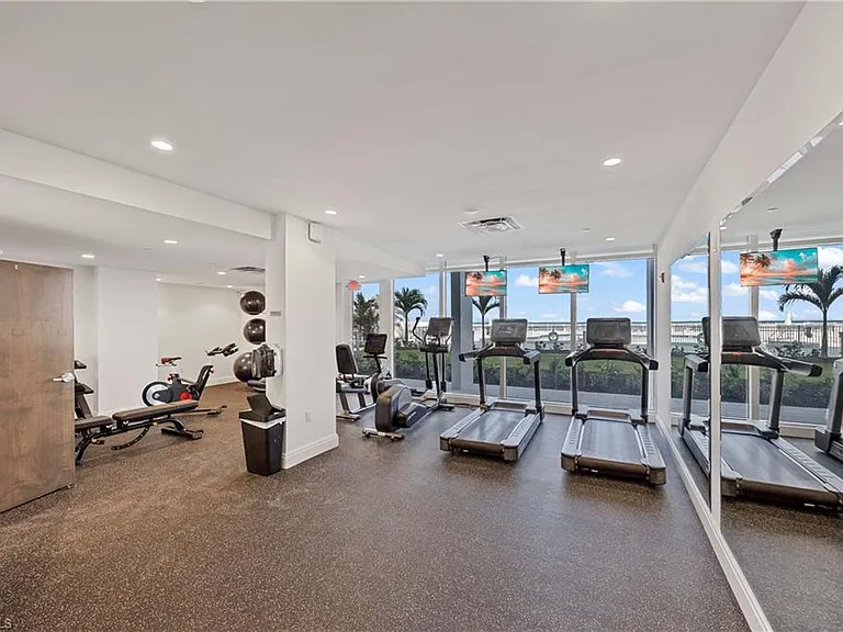 3443 Gulf Shore Blvd N #707 — Photo 32