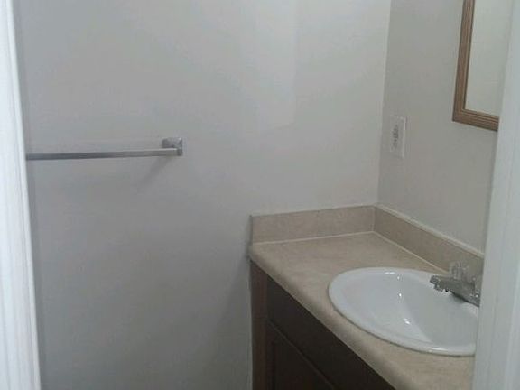2nd image of 2330 Schaul St #B