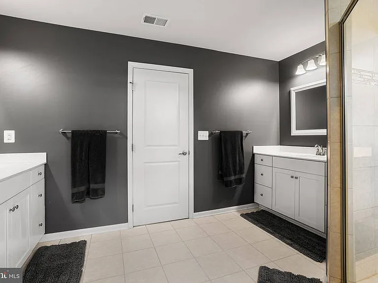 12405 Southington Dr — Photo 34