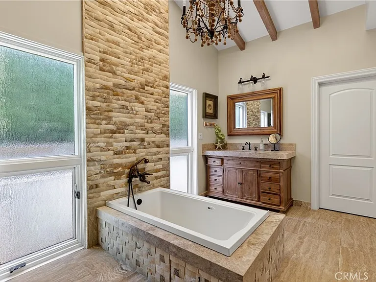8 Monarch Bay Dr — Photo 21