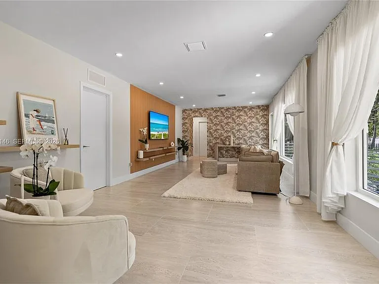 1345 SW 14th Ave — Photo 14