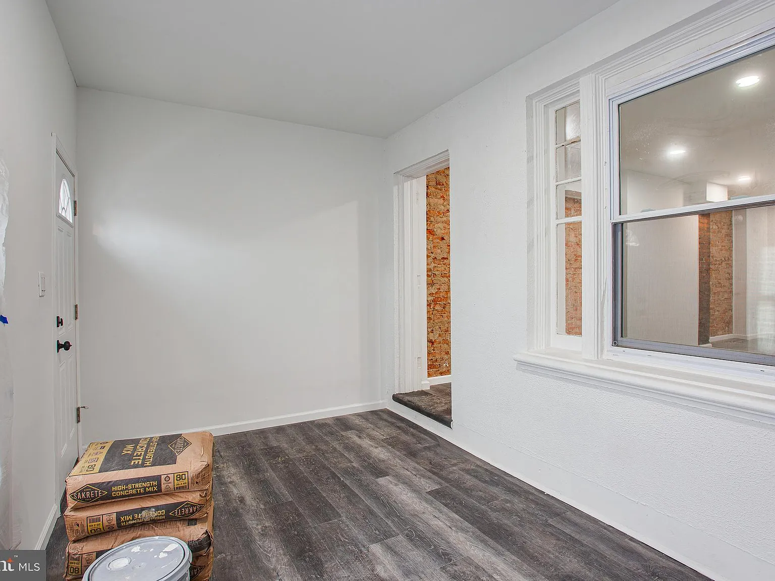 3 bed, 2.0 bath, 1128 sqft, $2,100 — Photo 4