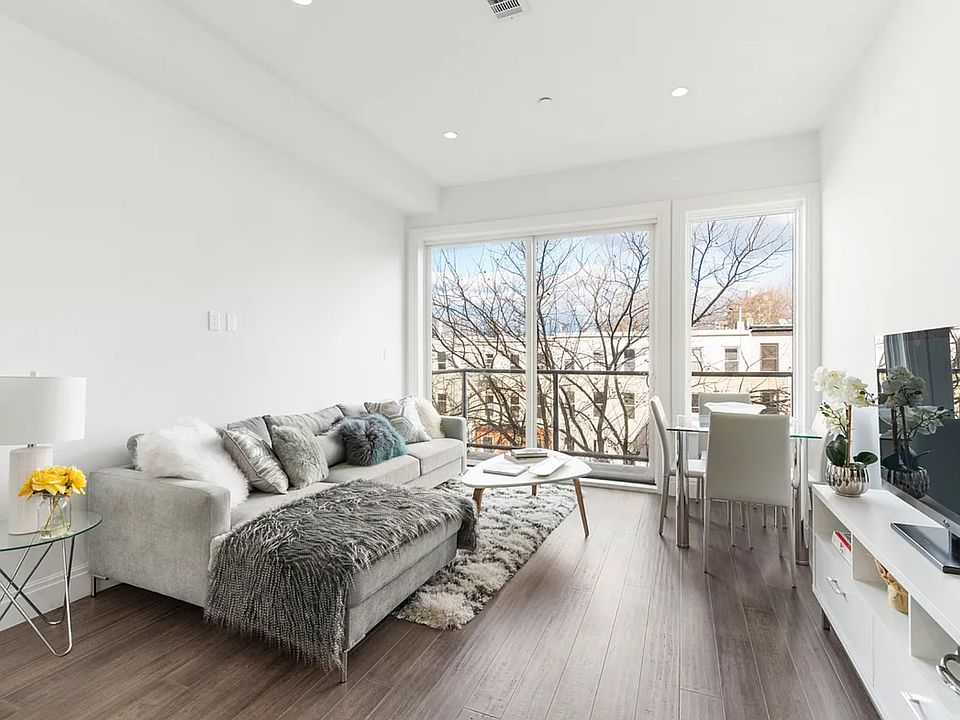 1st image of 205 12th St #2B