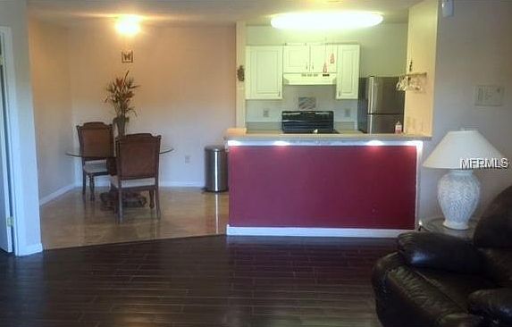 4th image of 4115 Chatham Oak Ct APT 204