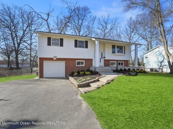 39 Holiday Road, Manalapan, NJ 07726