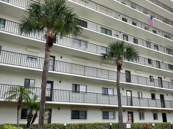 250 S Sykes Creek Pkwy APT 408, Merritt Island, FL 32952