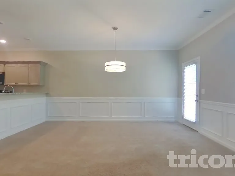 256 Eva Way — Photo 3