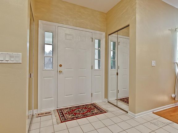 3rd image of 1094 Vista Dr
