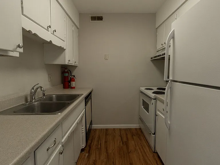 1607 Richardson St — Photo 7