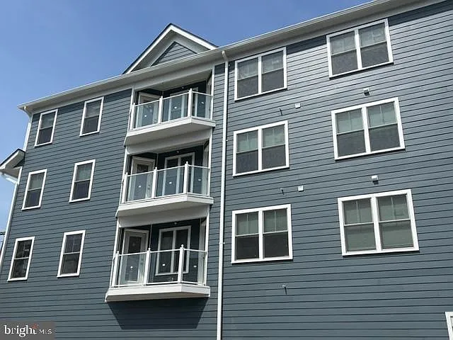2 bed, 1032 sqft, $2,695 — Photo 3