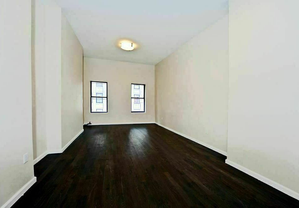1st image of 106 Greenwich St APT 3