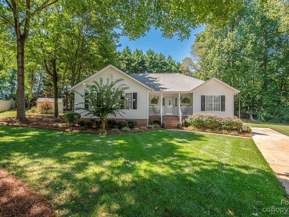1st image of 5905 Loch Arbor Ln