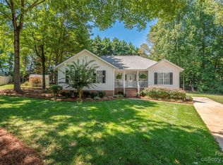 5905 Loch Arbor Ln, Mint Hill, NC 28227