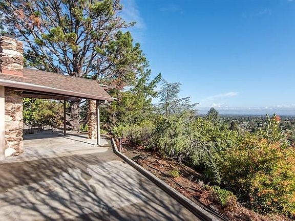 3rd image of 20972 Sarahills Dr