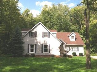 8336 Craig Dr, Chagrin Falls, OH 44023