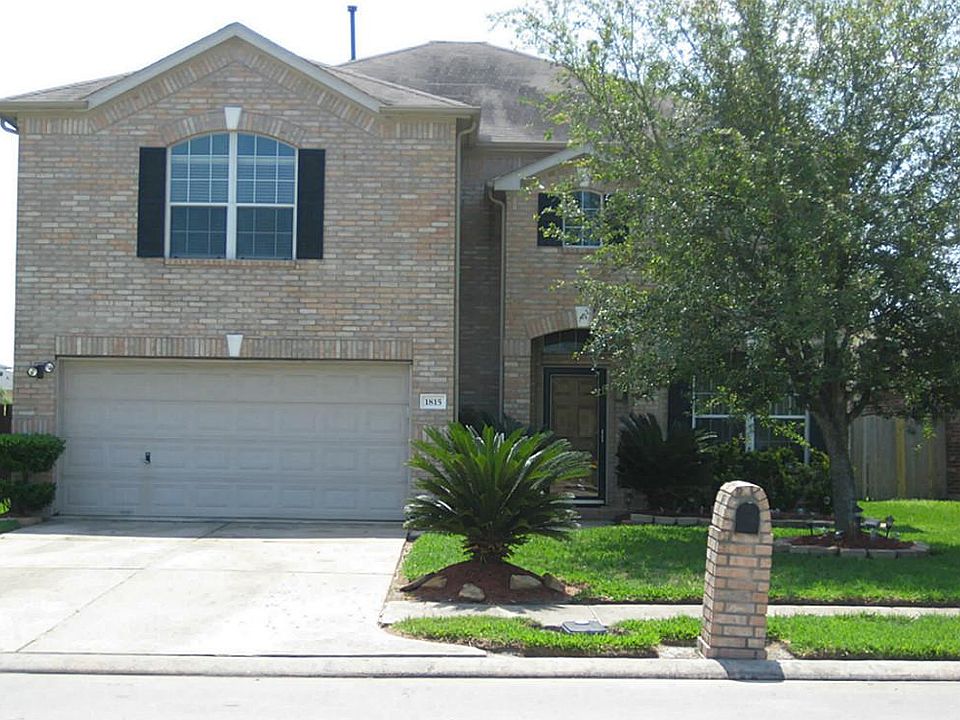 1815 Manor Dr.