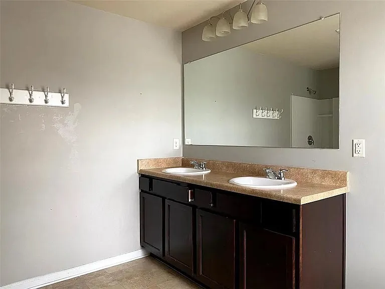 3110 Boxwood Xing — Photo 10