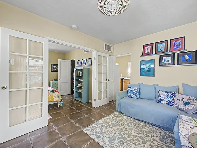 335 W Georgia Ave — Photo 4