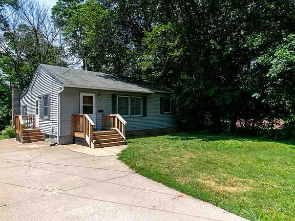 3rd image of 630 Lincoln Ct