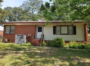 5435 Birch Rd, Fayetteville, NC 28304