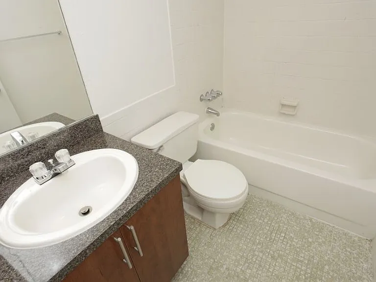 LAUDER RIDGE GARDEN APARTMENTS — Photo 15