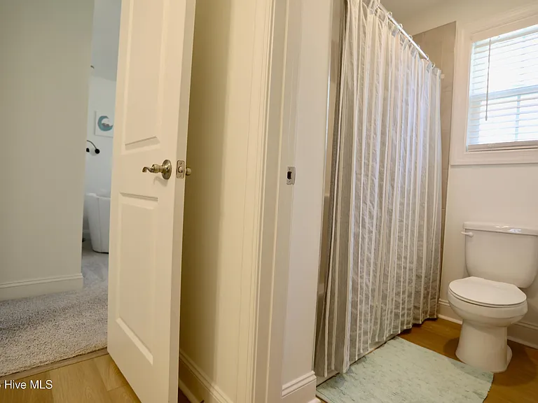 100 Falkirk Ct — Photo 35