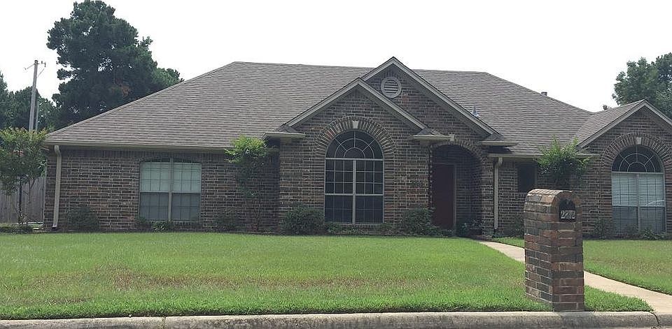 1st image of 2812 Woodland Oaks Dr
