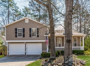 2140 Rocky Mill Dr, Lawrenceville, GA 30044