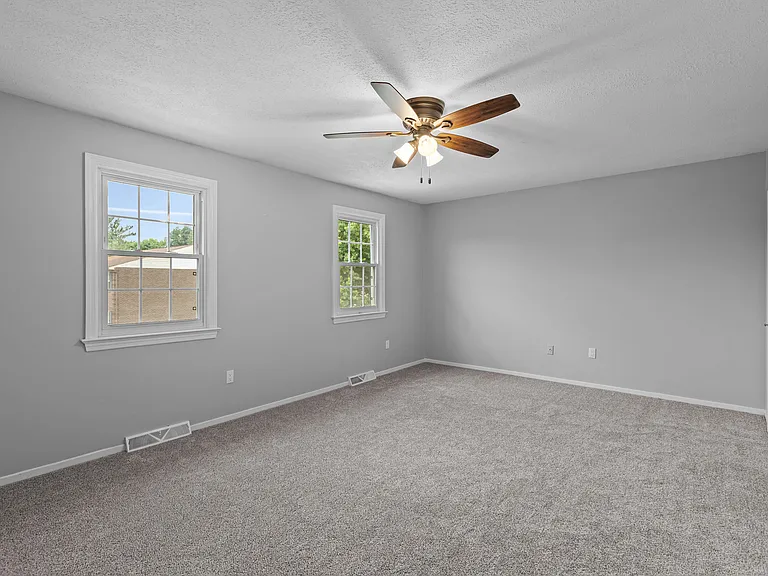236 London Towne Dr — Photo 10