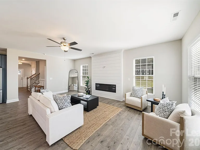 11507 Valley Oaks Ln — Photo 8