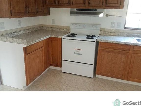 2nd image of 406 Lee St