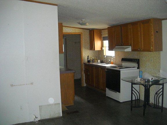 4th image of 244 Bridge Ct