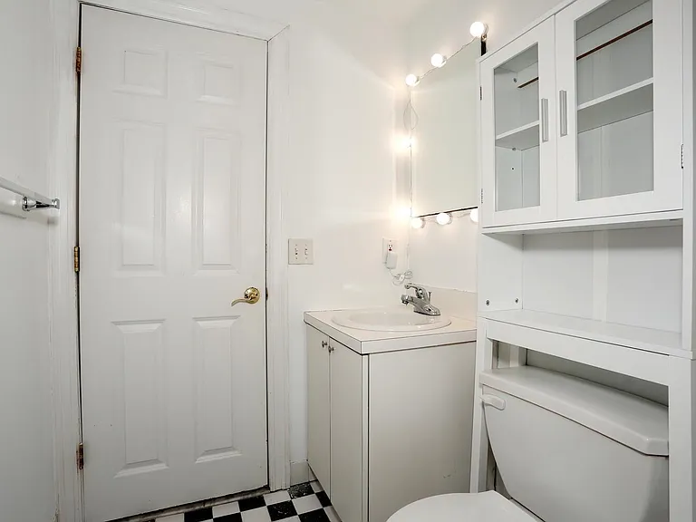461 4th St #1W — Photo 15