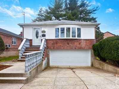 3812 211th St, Flushing, NY, 11361