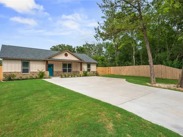 1410 Rochester St, Bryan, TX 77803