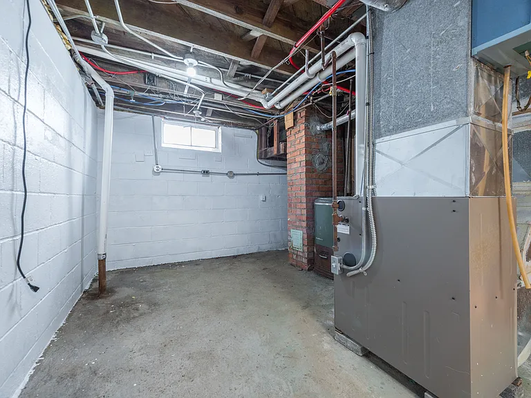 18214 Lewis Dr — Photo 34