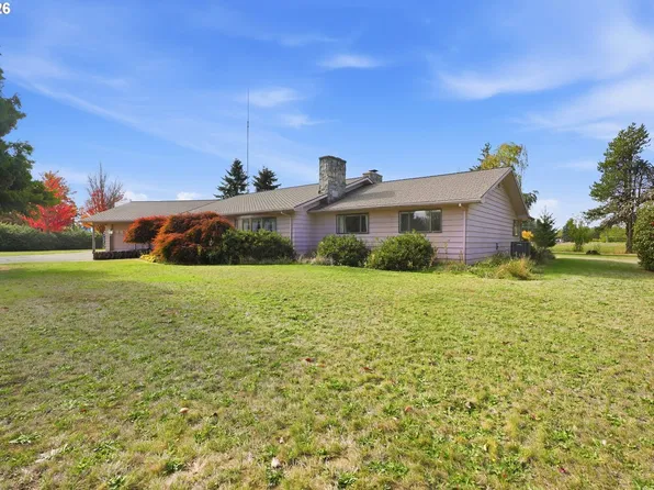 21407 Oak Ln NE, Aurora, OR 97002