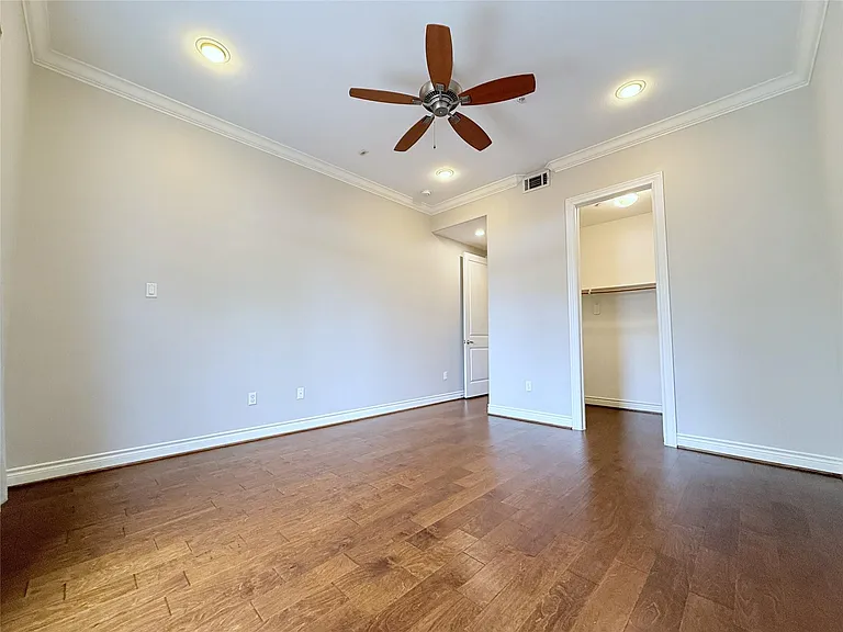510 Lovett Blvd #204 — Photo 10