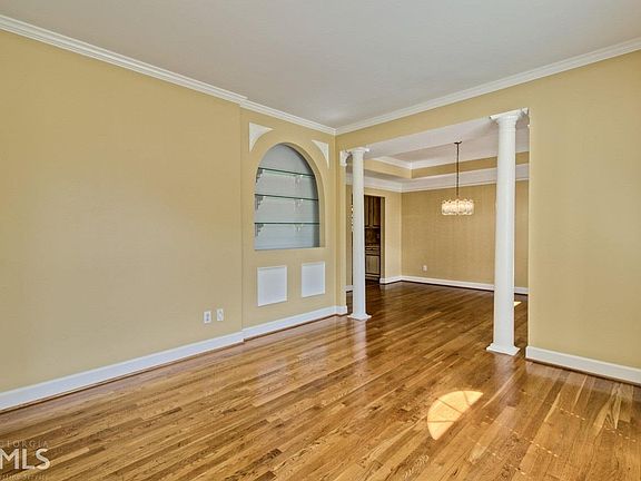 5th image of 9244 Charlton Pl