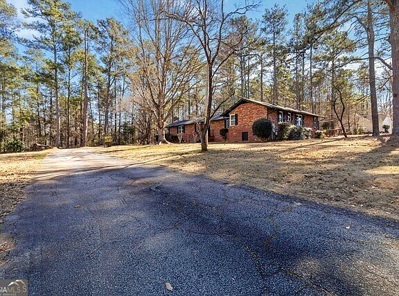 3rd image of 116 Lakepointe Ct