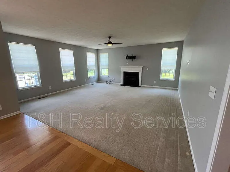11423 Mears Dr — Photo 3