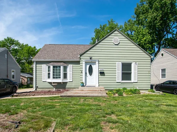 2102 55th St, Des Moines, IA 50310